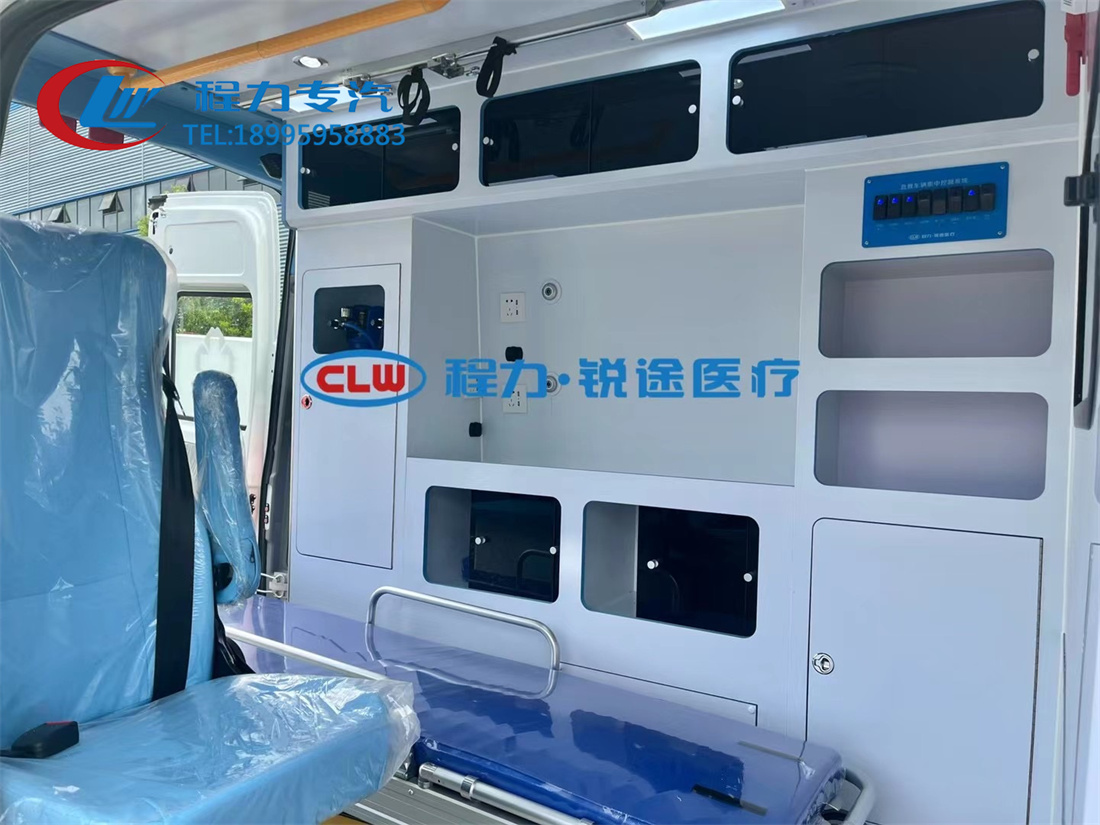 依維柯短軸救護(hù)車（柴油）