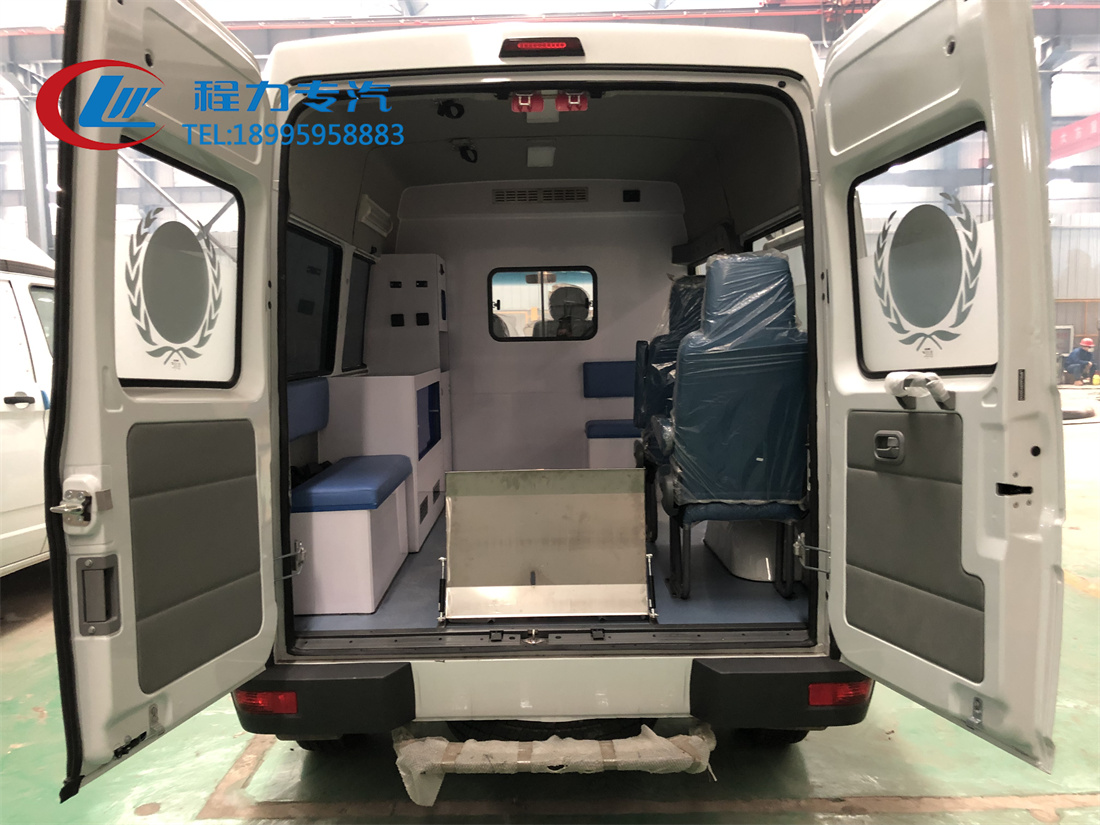 依維柯短軸救護(hù)車（柴油）