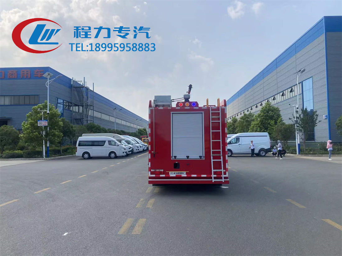東風(fēng)6噸水罐/泡沫消防車