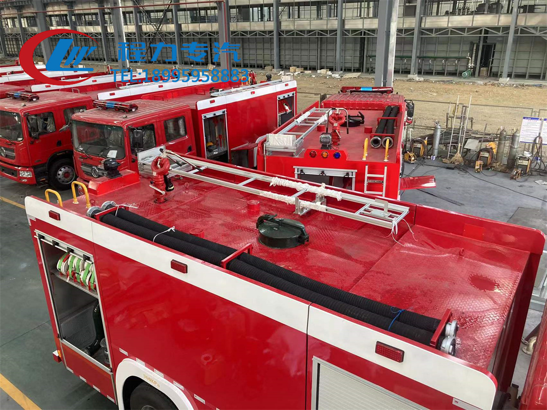 東風(fēng)6噸水罐/泡沫消防車