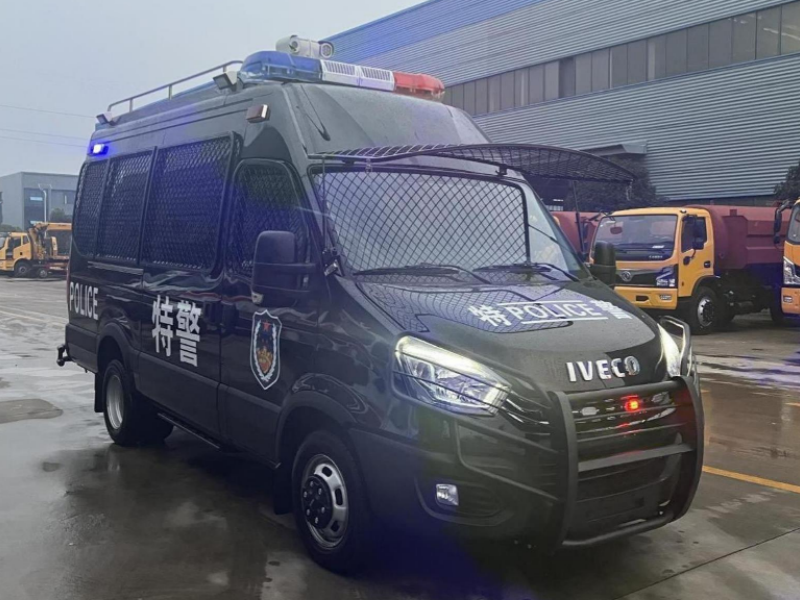 依維柯歐勝運(yùn)兵車（7人）