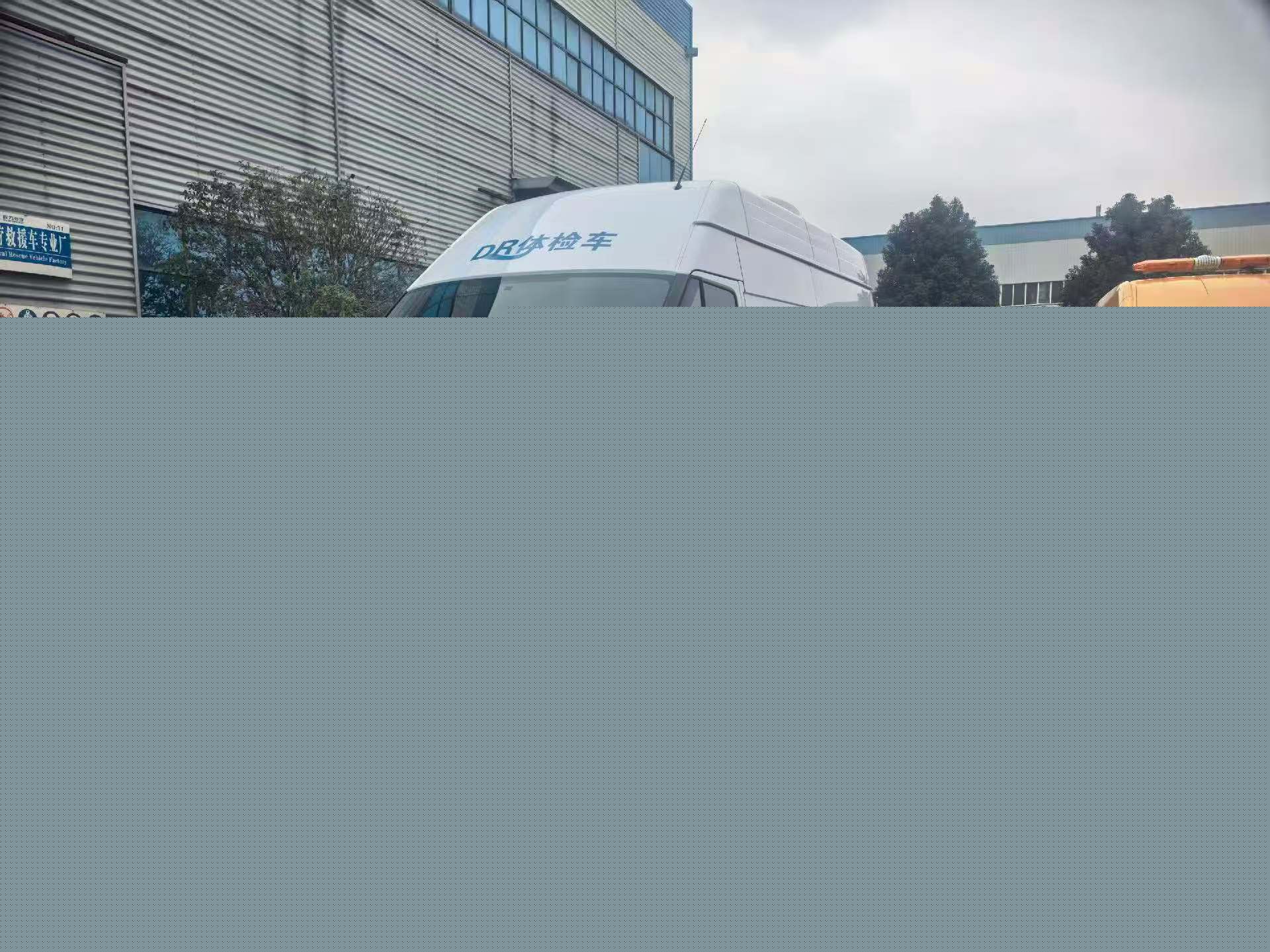 福順長軸高頂醫(yī)療體檢車